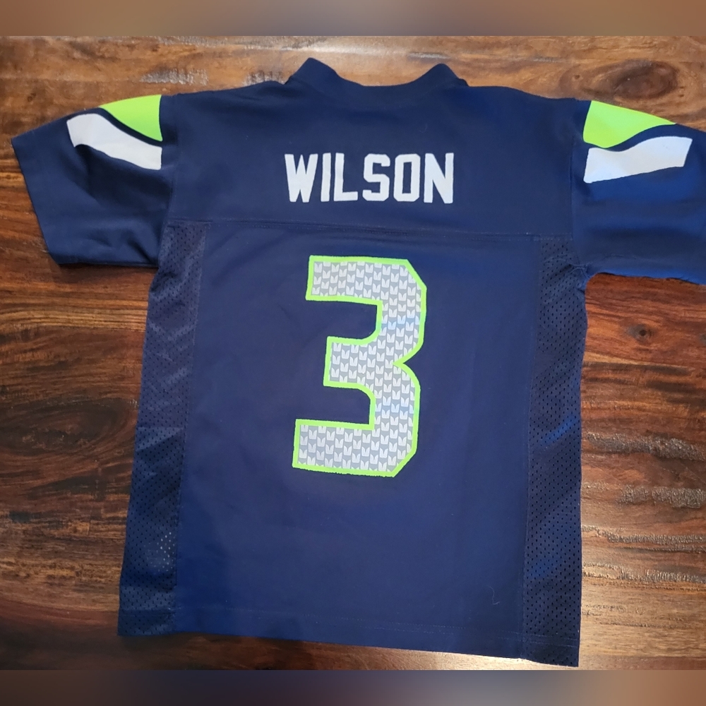 NFL RUSSEL WILSON SEATTLE SEAHAWKS YOUTH JERSEY SZ S EXCELLENT CONDITION